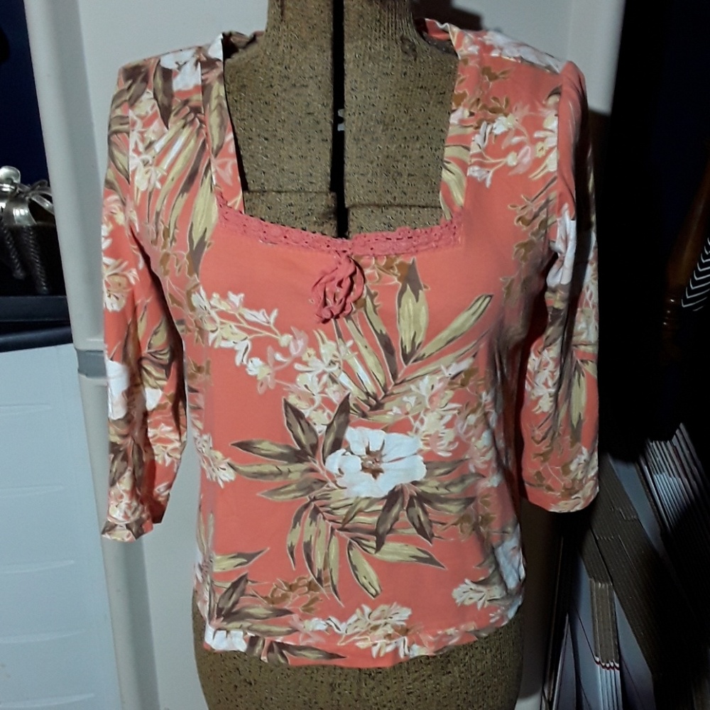 Caribbean Joe salmon hibiscus print top sz S
